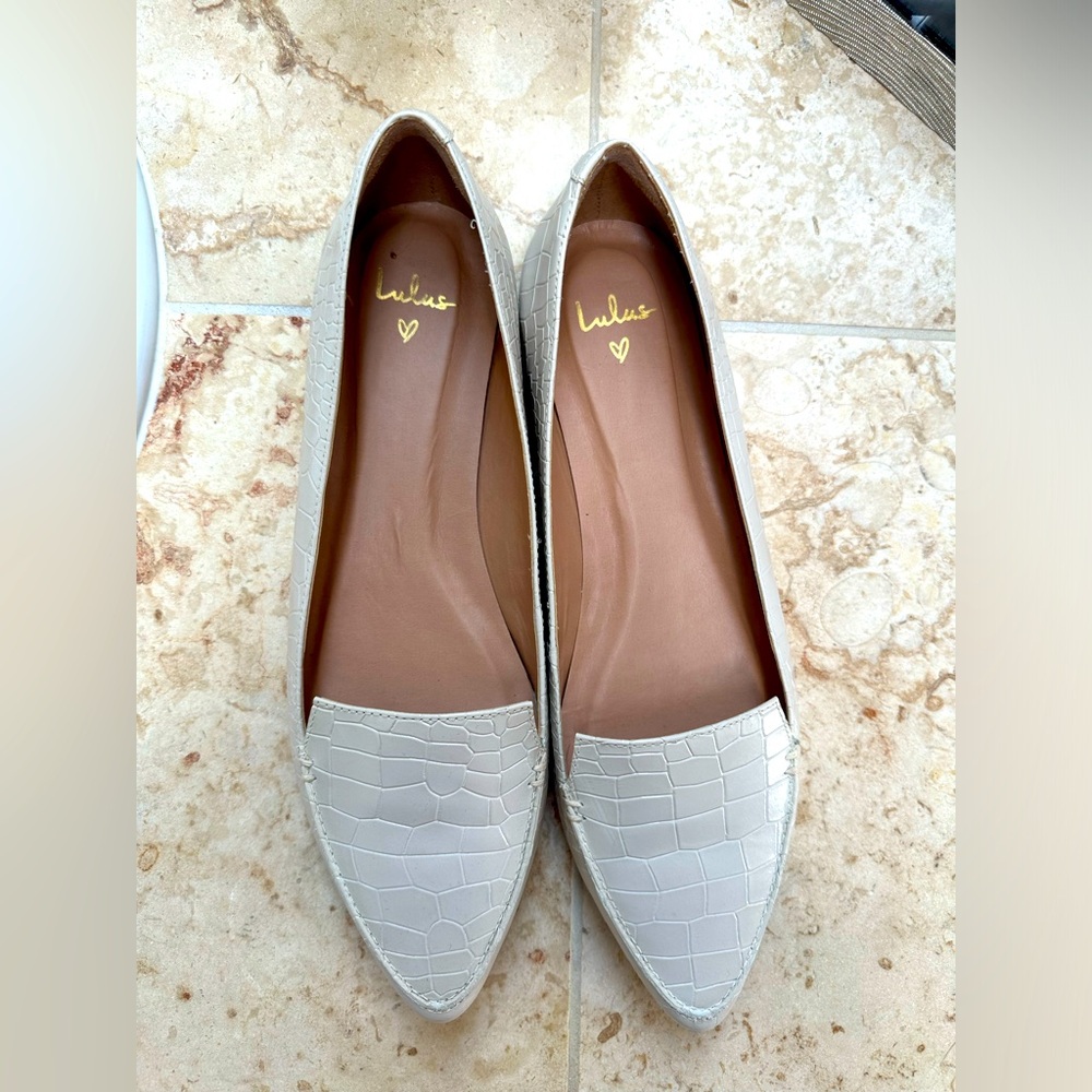 Lulus Flats Women’s Size 11.